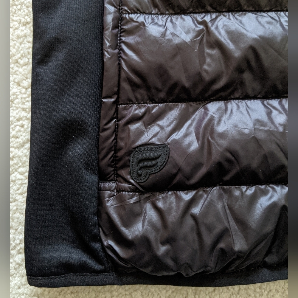 NWT Fabletics black puffer vest medium - Picture 6 of 7